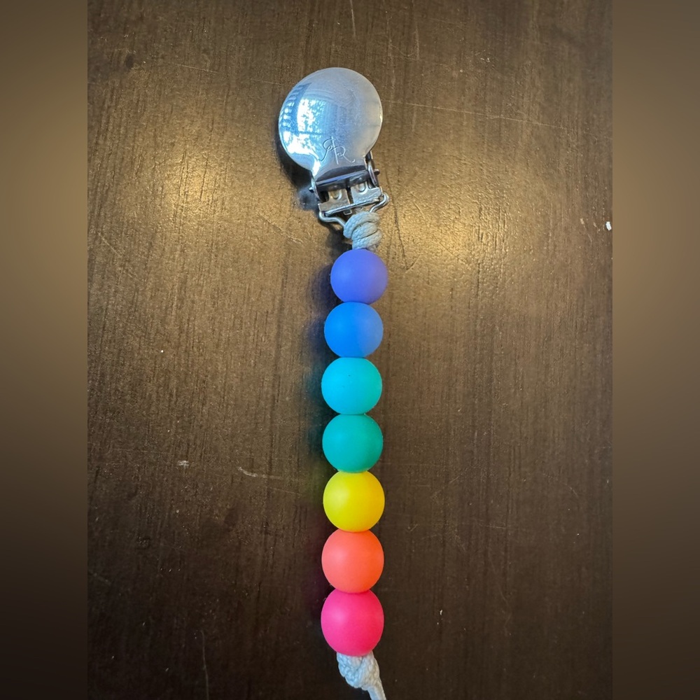 3/$10 - Ryan & Rose Cutie Pacifier Clip 🌈